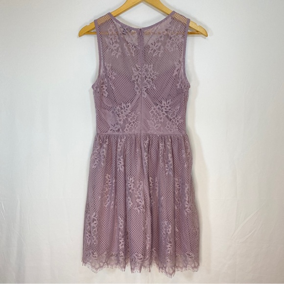 Lily Rose lacy lavender dress, size Medium - Picture 3 of 8